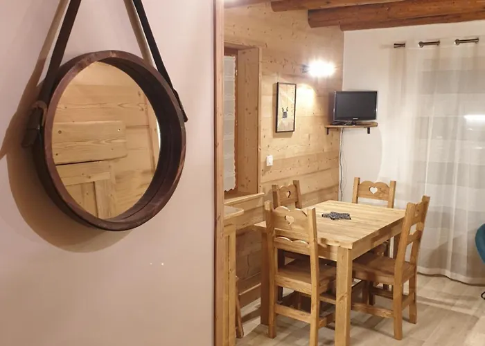 Les Avernes - Champagny En Vanoise, Domaine Paradiski Chalet *